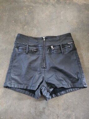 Ramisu Collection Black Shiny Shorts Size M Pockets Galore